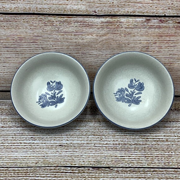 Pfaltzgraff USA Yorktown Bowls Set of 2 Blue Floral Vintage Stoneware USA - Picture 1 of 10